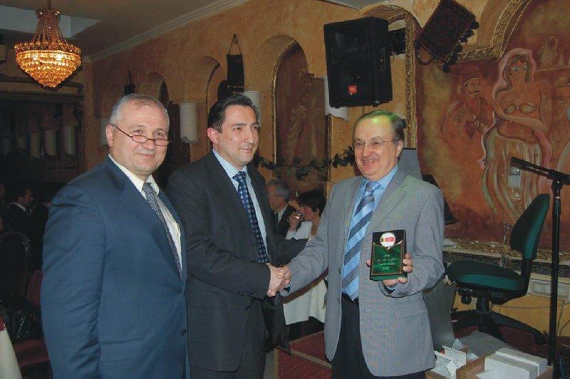 BTSF BÜYÜKELÇİ OLAN MEHMET ÖZYILDIZ’A TEŞEKKÜR PLAKETİ VERDİ