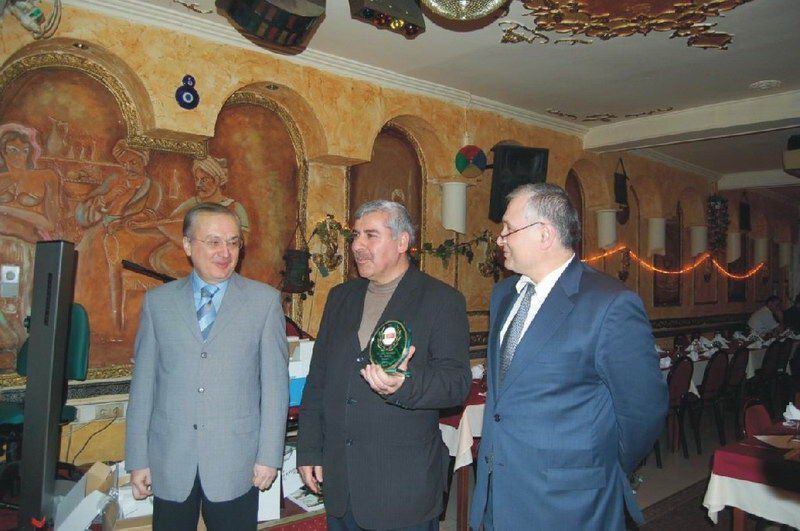 BTSF BÜYÜKELÇİ OLAN MEHMET ÖZYILDIZ’A TEŞEKKÜR PLAKETİ VERDİ