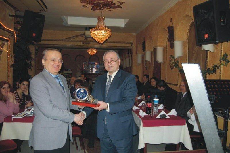 BTSF BÜYÜKELÇİ OLAN MEHMET ÖZYILDIZ’A TEŞEKKÜR PLAKETİ VERDİ