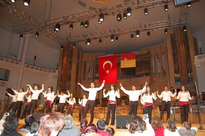 23 Nisan AB’nin merkezinde coşkuyla kutlandı.