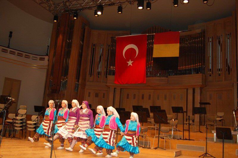 23 Nisan AB’nin merkezinde coşkuyla kutlandı.
