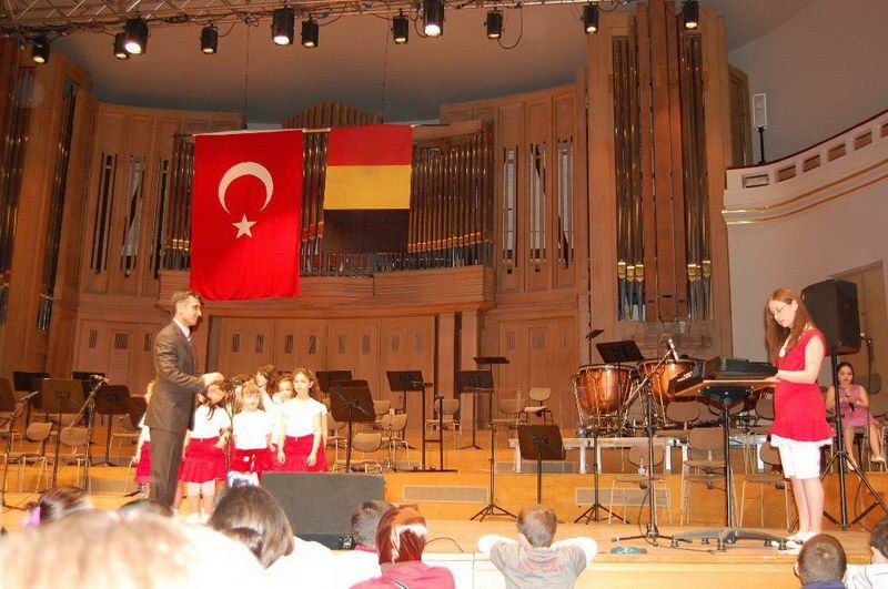 23 Nisan AB’nin merkezinde coşkuyla kutlandı.