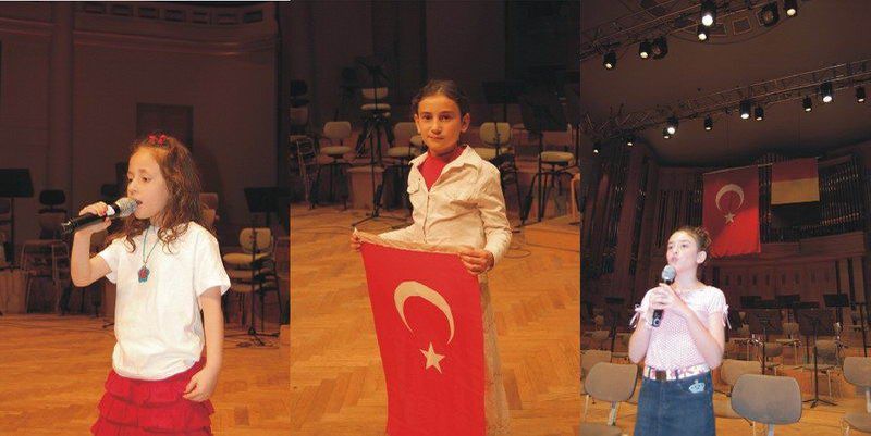 23 Nisan AB’nin merkezinde coşkuyla kutlandı.