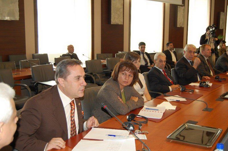 Avrupalı Türklerin sorunları ilmi olarak tartışıldı