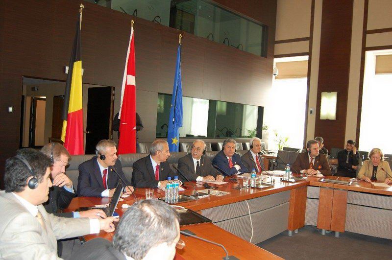 Avrupalı Türklerin sorunları ilmi olarak tartışıldı