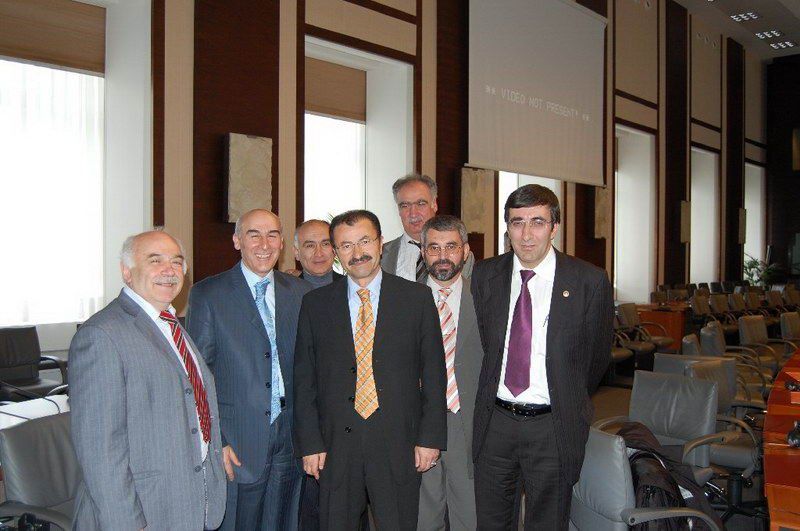 SEMPOZYUM SONRASI RESEPSİYONDA İKİLİ GÖRÜŞMELER