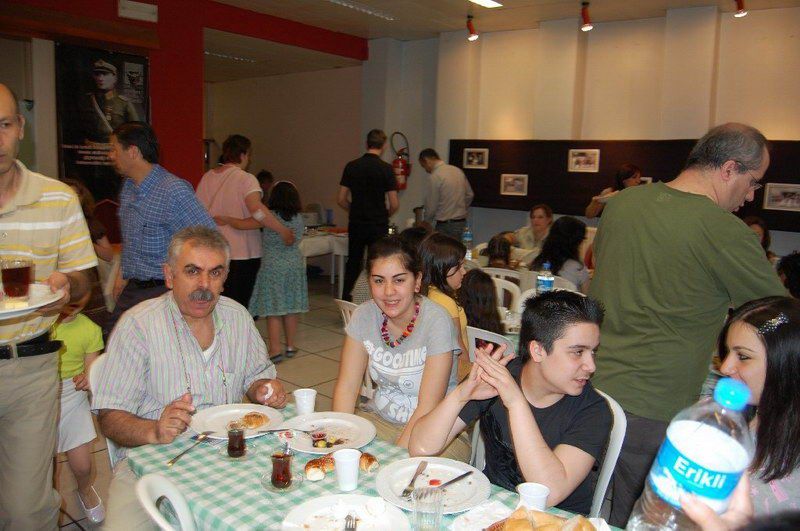 BADD GELENEKSEL KAHVALTISINDA ANNELERİ UNUTMADI