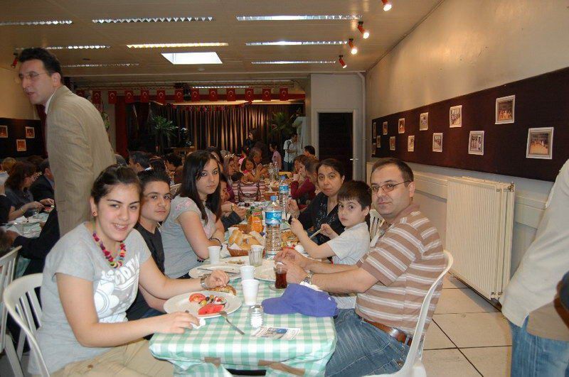 BADD GELENEKSEL KAHVALTISINDA ANNELERİ UNUTMADI