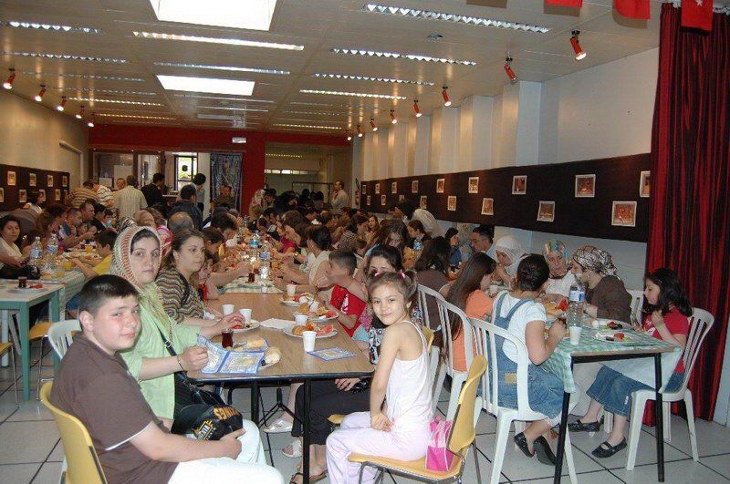 BADD GELENEKSEL KAHVALTISINDA ANNELERİ UNUTMADI
