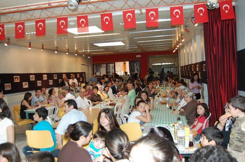 BADD GELENEKSEL KAHVALTISINDA ANNELERİ UNUTMADI