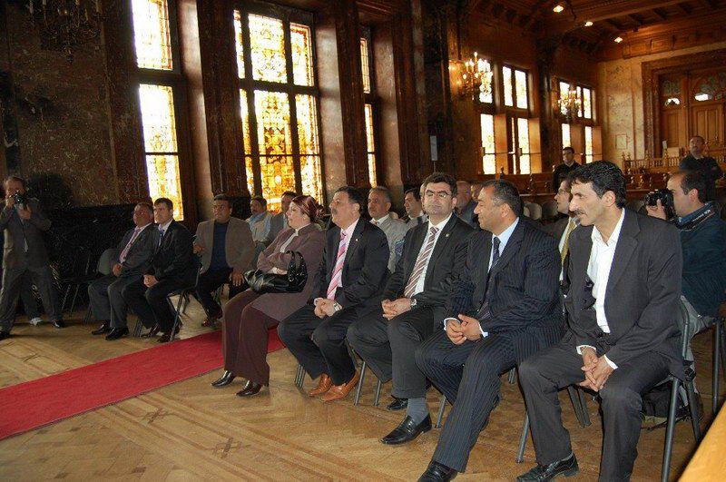 Hoca Heyetine Schaerbeek Belediyesinide kokteyl
