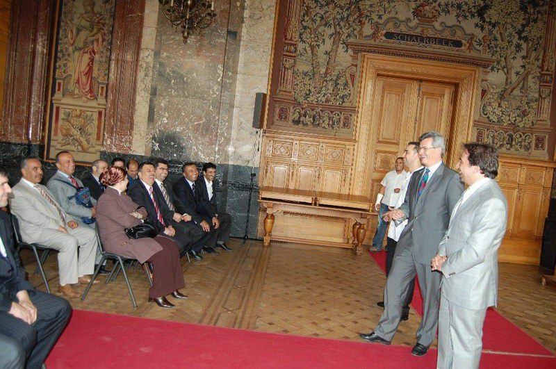 Hoca Heyetine Schaerbeek Belediyesinide kokteyl
