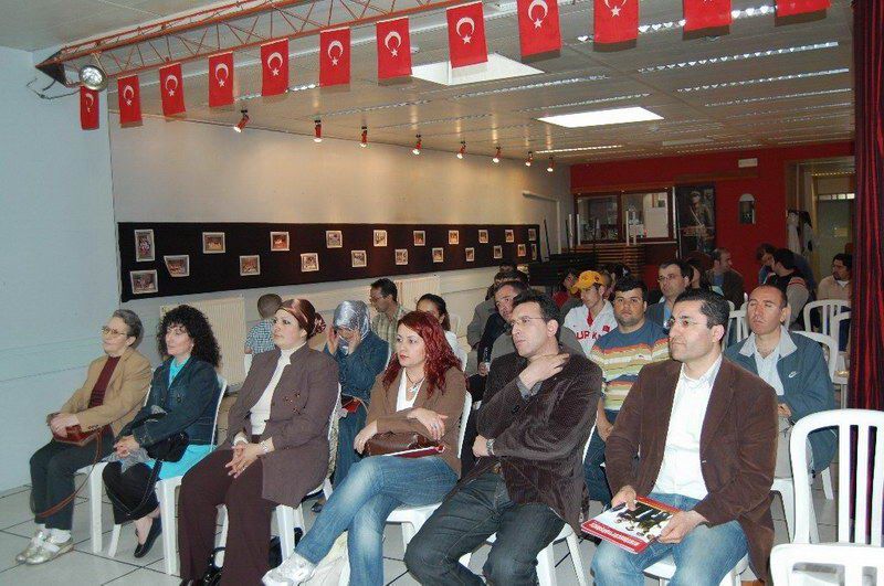 BADD'da İnternet bağımlılığı bilimsel olarak anlatıldı