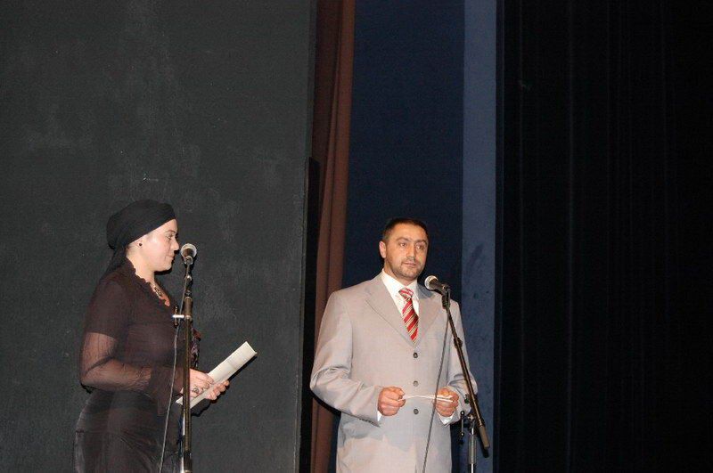 Hint ve Türk dostluk gösterisi ayakta alkışladı