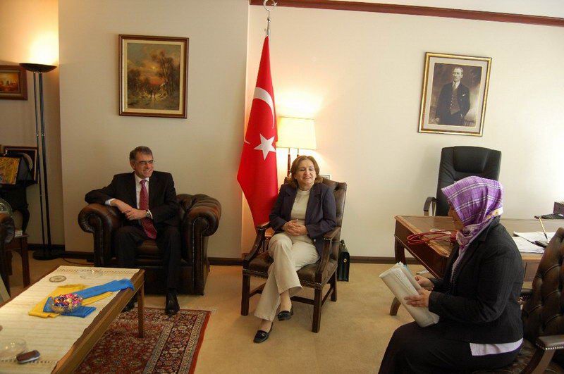 Büyükelçi Tanlay’a 'Babalar Günü' ziyareti