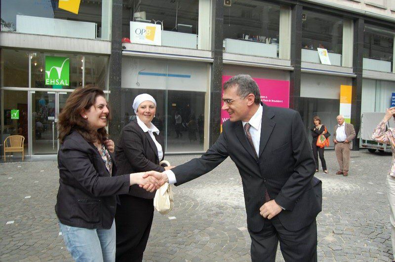 AB'nin merkezinde horon oynayıp hamsi yediler...