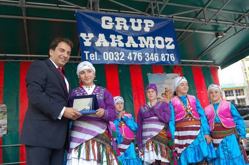 AB'nin merkezinde horon oynayıp hamsi yediler...