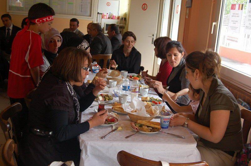Farciennes’de Birlik Kahvaltısı