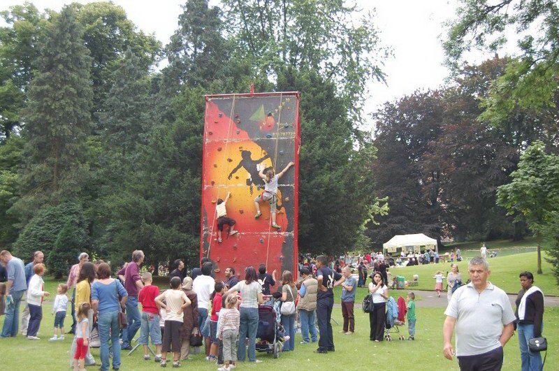 Schaerbeek'te Kiraz Festivali coşkuluydu