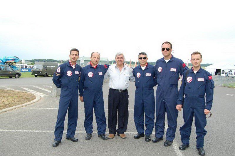 Türk Yıldızlarının  Belçikadaki gösterileri herkesi büyüledi.