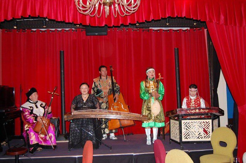 Moğol gruplarından mükemmel konser