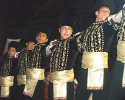 11. Türk Boyları Şöleni'ne Katılan Ekipler Gösteri Düzenledi