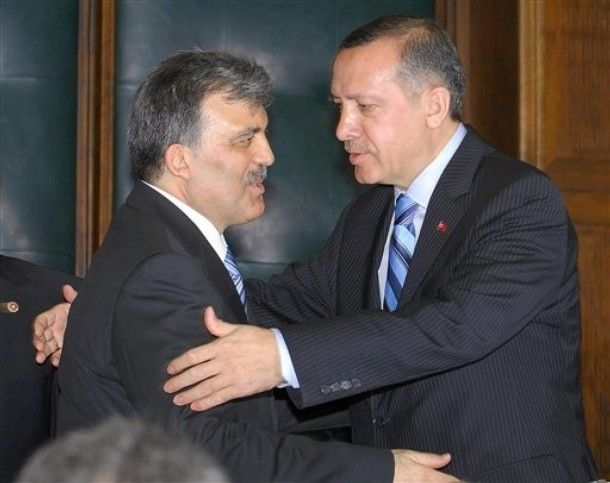 Erdoğan-Gül görüşmesindeki 3. kişi kimdi ?