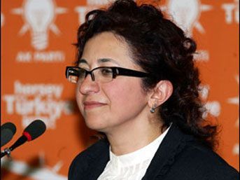 AKP'li Sözen, tartışmalı taslağını geri çekti