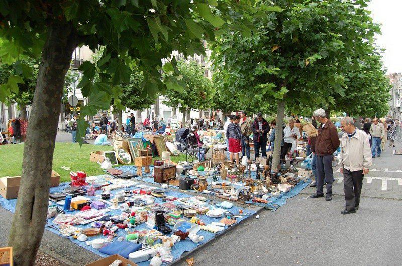 Mahalle pazarları orta kesimin umudu olmakta