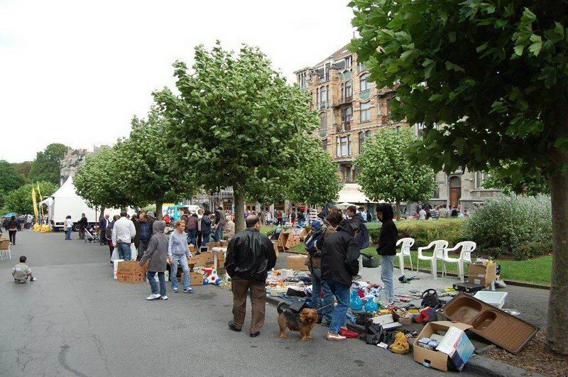 Mahalle pazarları orta kesimin umudu olmakta