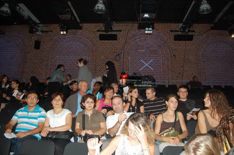 MISSNG/KAYIP ADLI TİYATRO İLGİYLE İZLENİYOR