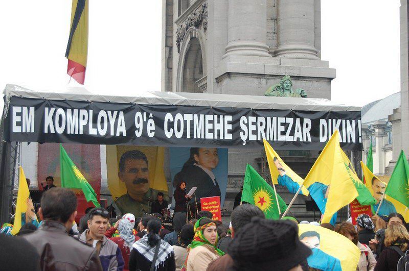 BRÜKSEL'DE PKK İTHAL GÖSTERİ YAPTI