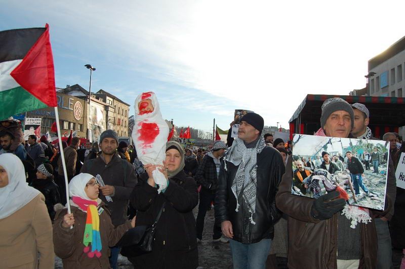 BRÜKSEL'DE ONBİNLER İSRAİL KATLİAMINI PROTESTO ETTİ