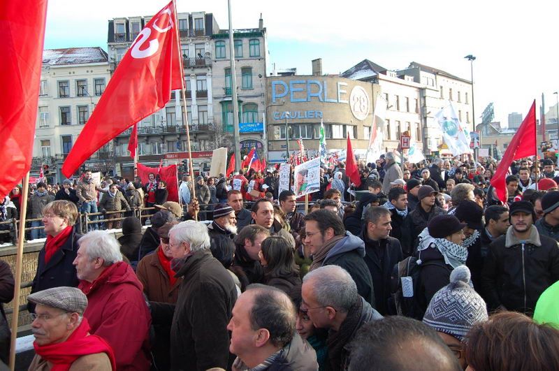 BRÜKSEL'DE ONBİNLER İSRAİL KATLİAMINI PROTESTO ETTİ