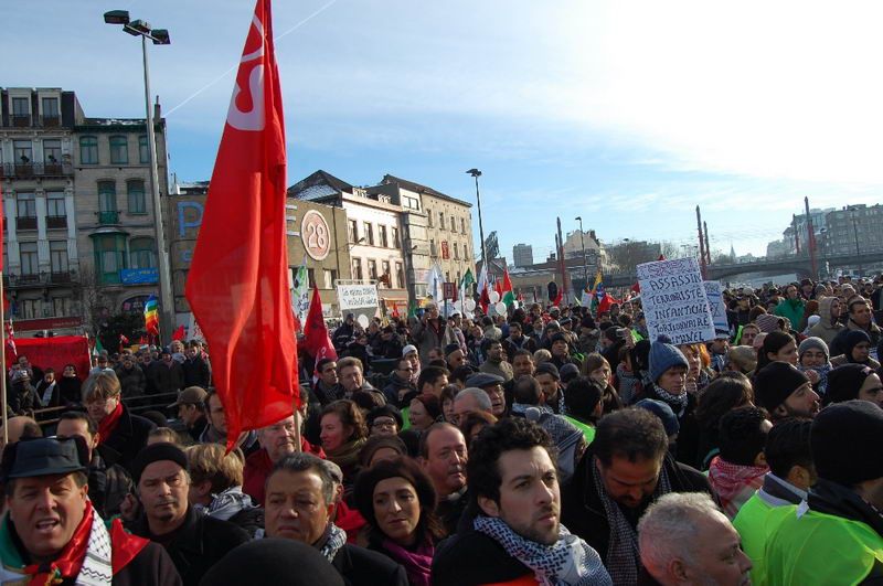 BRÜKSEL'DE ONBİNLER İSRAİL KATLİAMINI PROTESTO ETTİ
