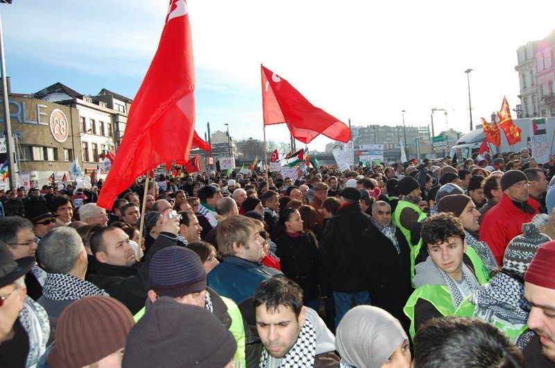 BRÜKSEL'DE ONBİNLER İSRAİL KATLİAMINI PROTESTO ETTİ