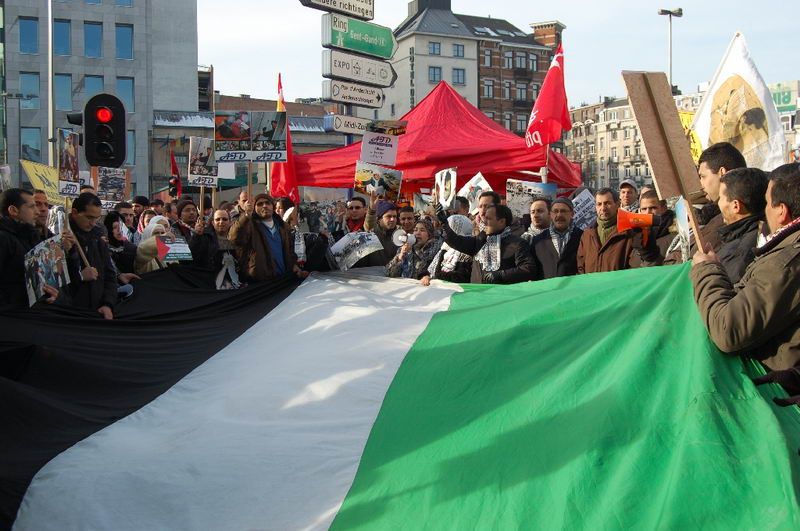 BRÜKSEL'DE ONBİNLER İSRAİL KATLİAMINI PROTESTO ETTİ