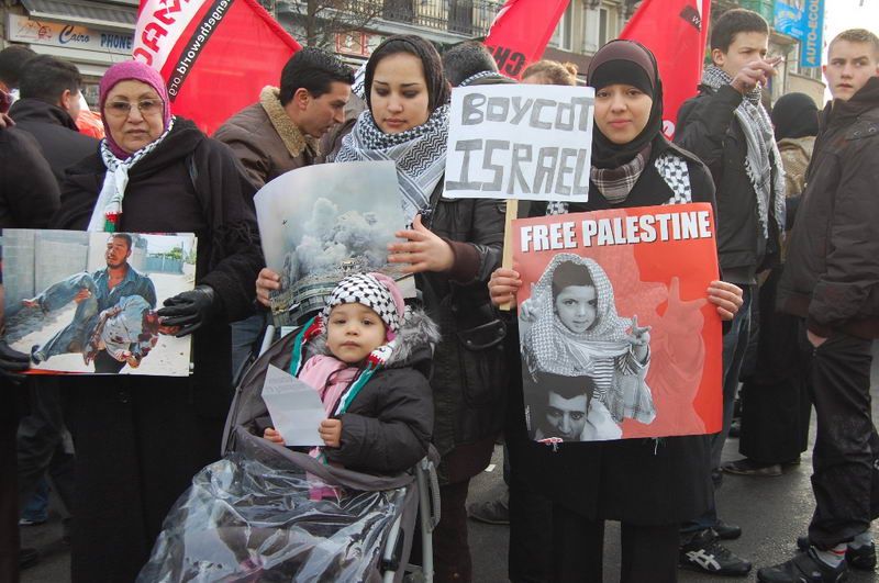 BRÜKSEL'DE ONBİNLER İSRAİL KATLİAMINI PROTESTO ETTİ