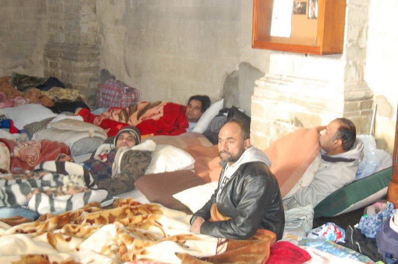 TURKISH LADY'DEN SIĞINMACILARA YARDIM