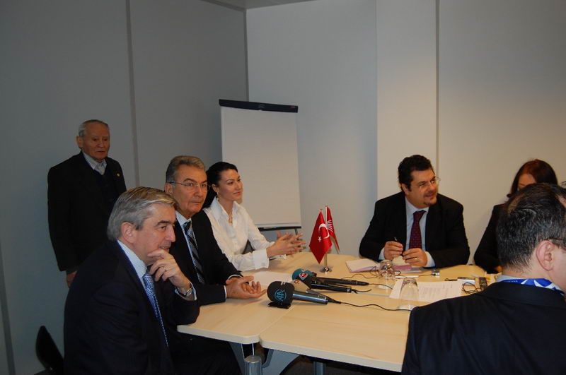 Baykal AB Temsilciliğini basın toplantısıyla açtı