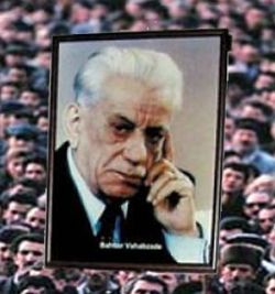 Azerbaycan Efsane Şairini Son Yolculuğuna Uğurladı