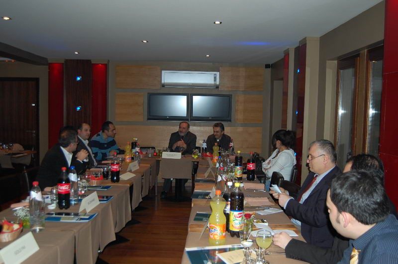 Türk Dernekler Birliği basına yemek verdi