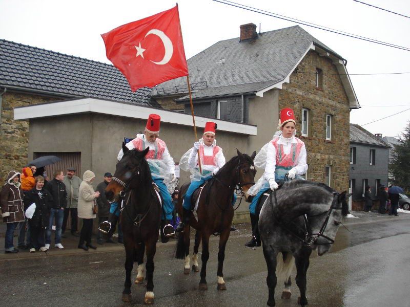 Faymonville Türk Karnavalı Soğuk ve Yağmurun Azizliğine Uğradı.