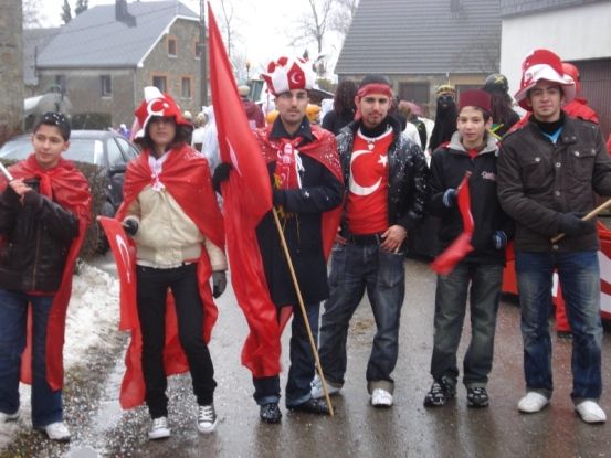 Faymonville Türk Karnavalı Soğuk ve Yağmurun Azizliğine Uğradı.