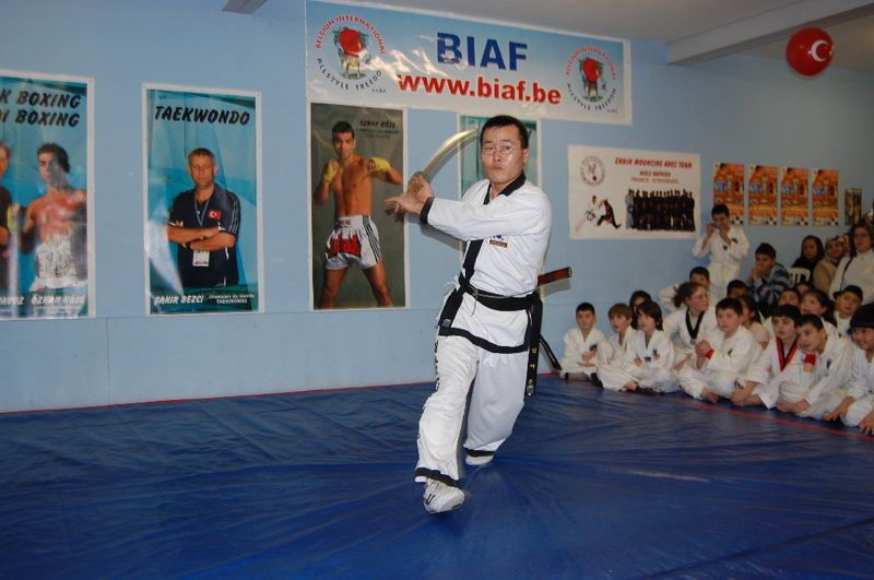 BİAF TÖRENLE AÇILDI