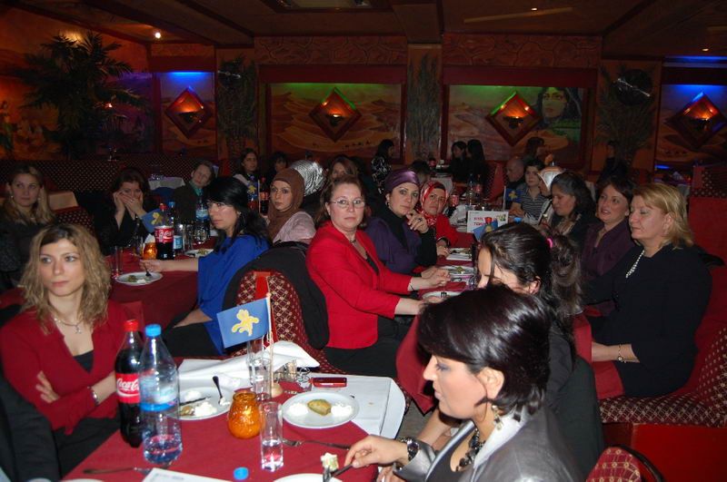 BELÇİKADAKİ ÖNCÜ KADINLARIMIZ BÜYÜK BEĞENİ TOPLADI