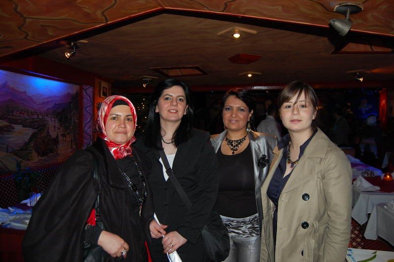 BELÇİKADAKİ ÖNCÜ KADINLARIMIZ BÜYÜK BEĞENİ TOPLADI