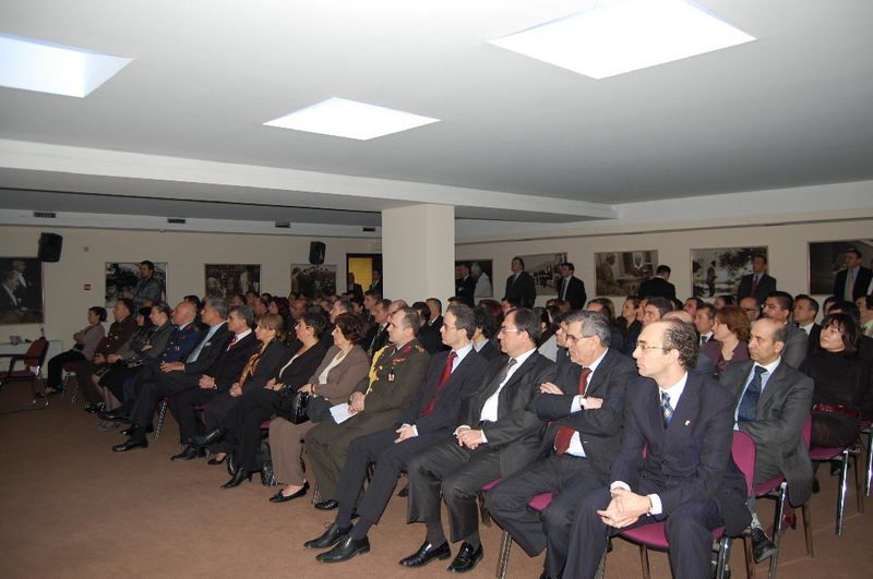 Çanakkale şehitleri Büyükelçilikte anıldı