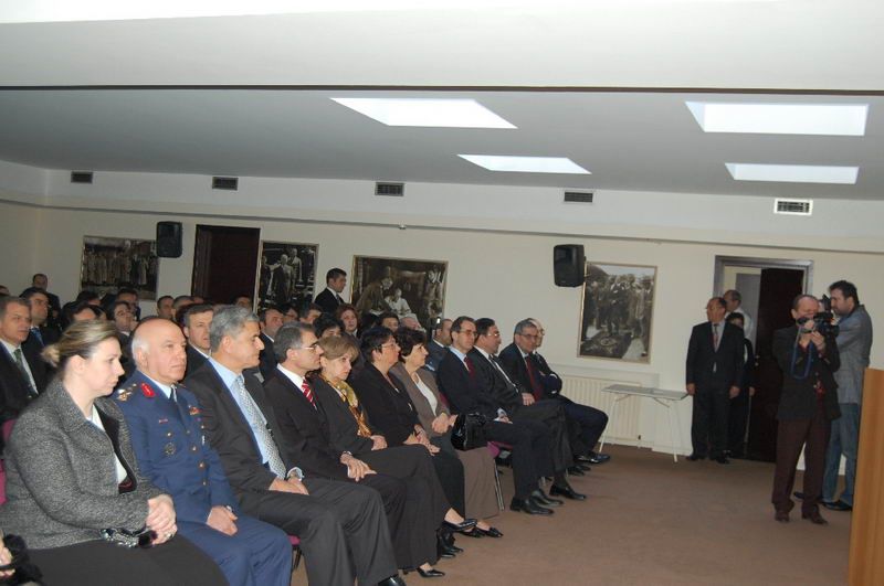 Çanakkale şehitleri Büyükelçilikte anıldı
