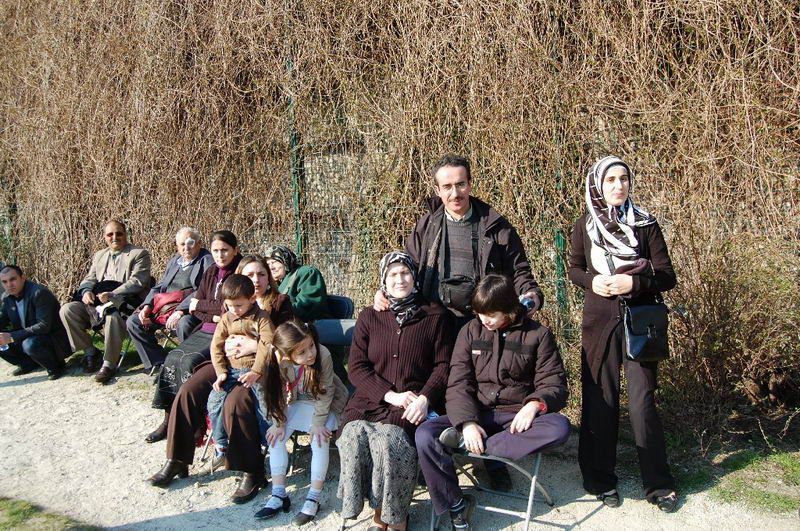 BRÜKSEL’DE NEVRUZ TÜRKÜLERLE KUTLANDI